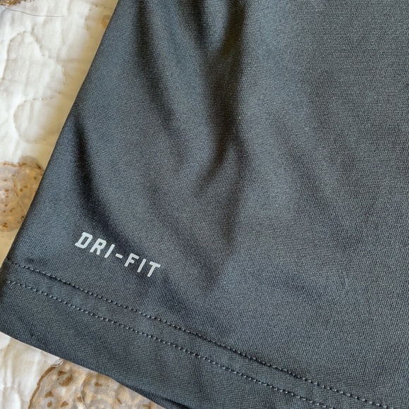 NWT Nike Top - Picture 4 of 6